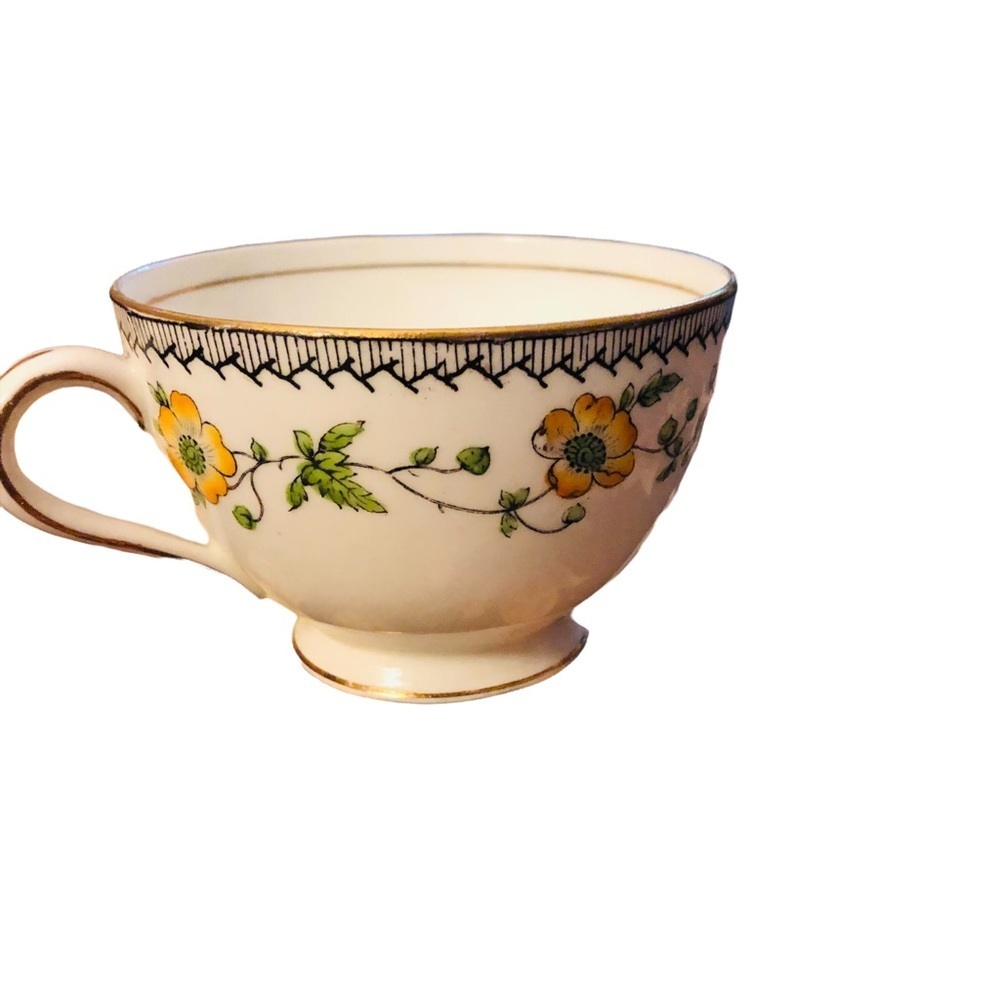 Vintage Aynsley Yellow Floral Teacup - Picture 5 of 11